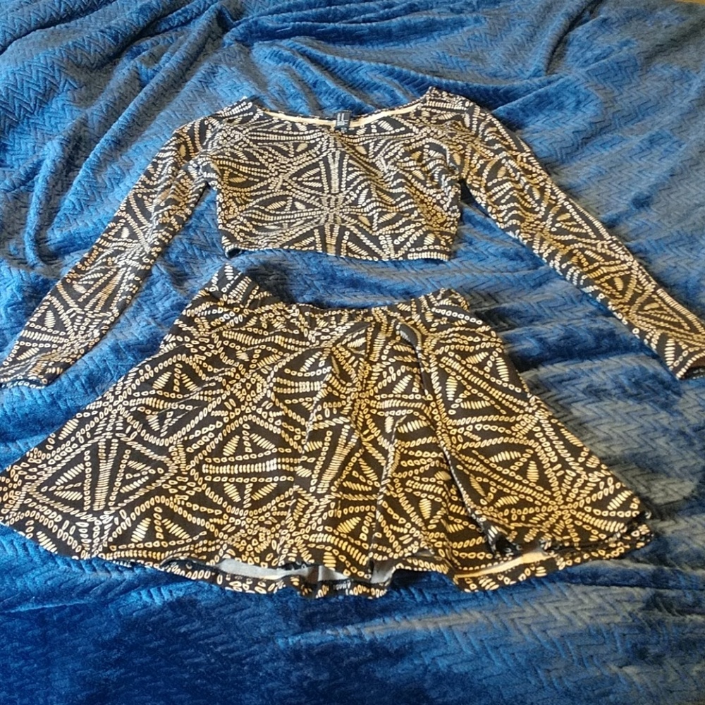 🖤 Forever 21 tribal crop top and skirt set